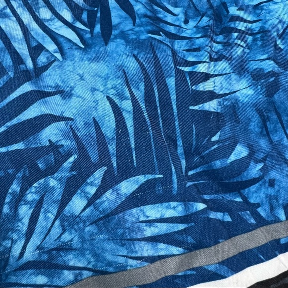 Speedo Blue Palm Clouds Swim Trunks 8” Size M - Picture 8 of 12